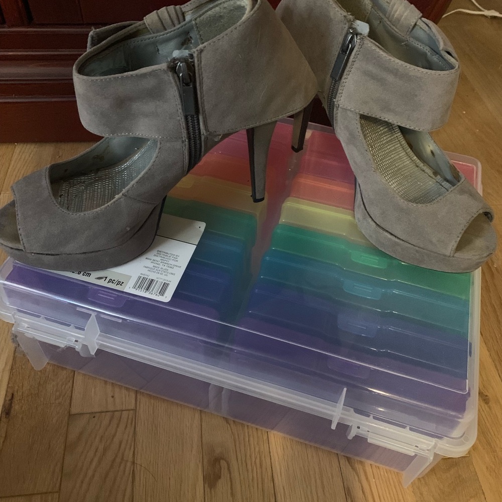 Heels - Picture 5 of 6